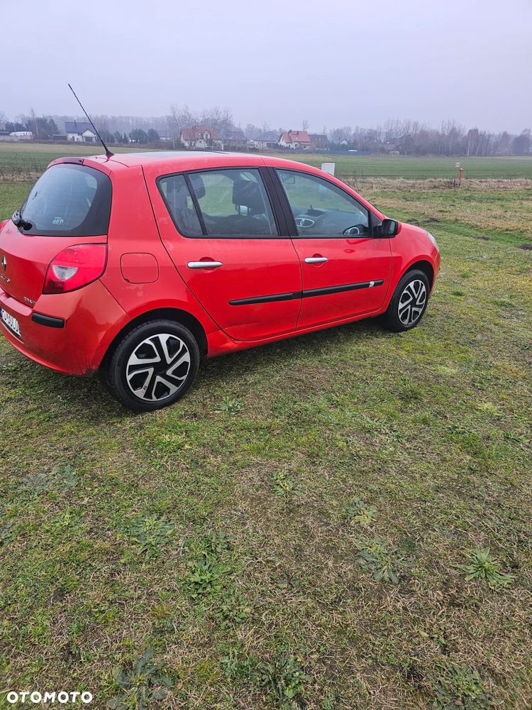 Renault Clio 1.5 dCi Confort Privilege - 4