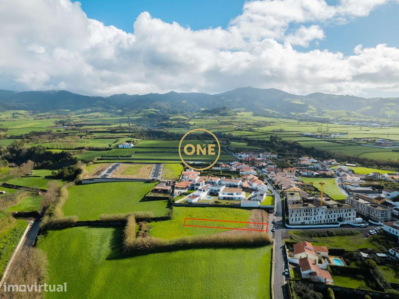 Terreno Urbano para Construção de Moradia Unifamiliar – Ribeira Grande - Grande imagem: 2/8