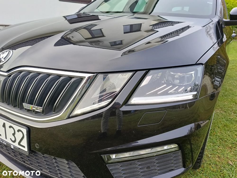 Skoda Octavia 2.0 TDI DSG RS - 23