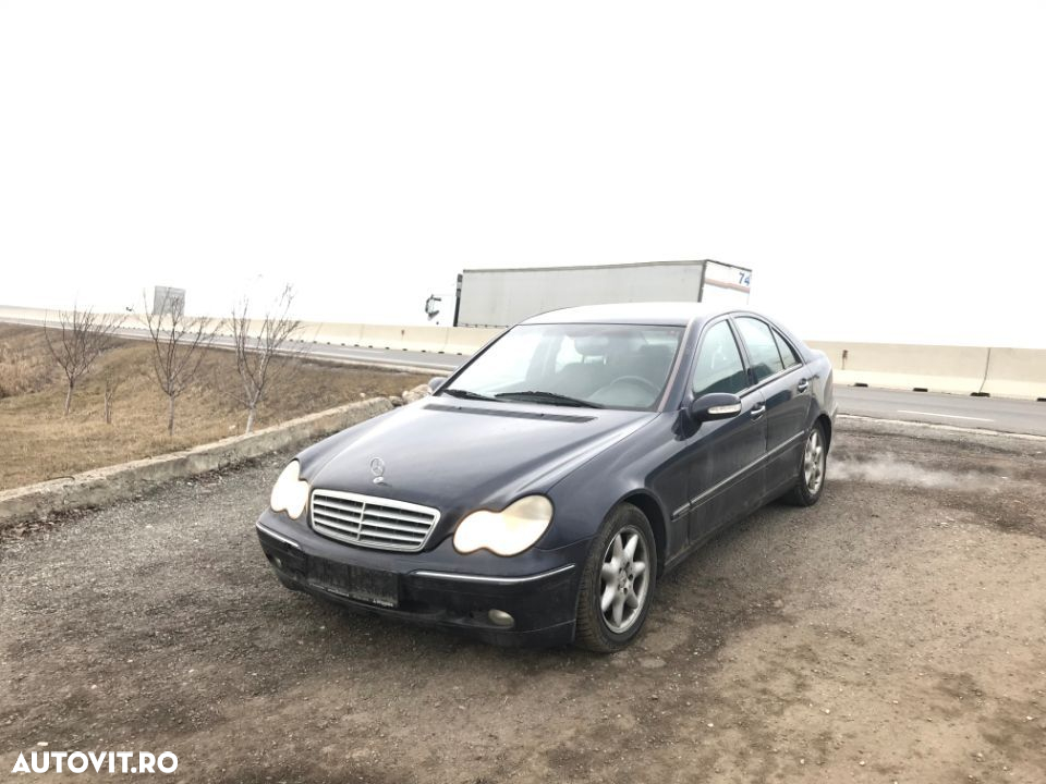 Dezmembrez piese Mercedes C-classe Class 2003 - 4
