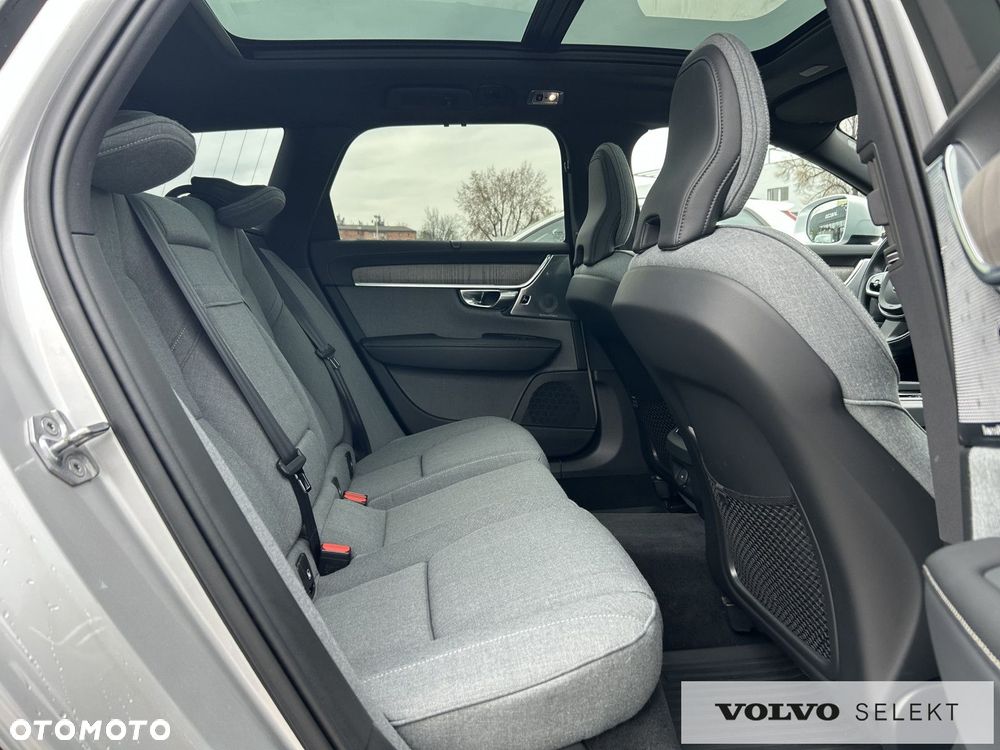 Volvo V90 Cross Country - 27