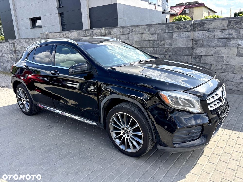 Mercedes-Benz GLA 250 4-Matic - 10