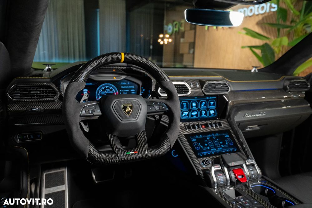 Lamborghini URUS - 23