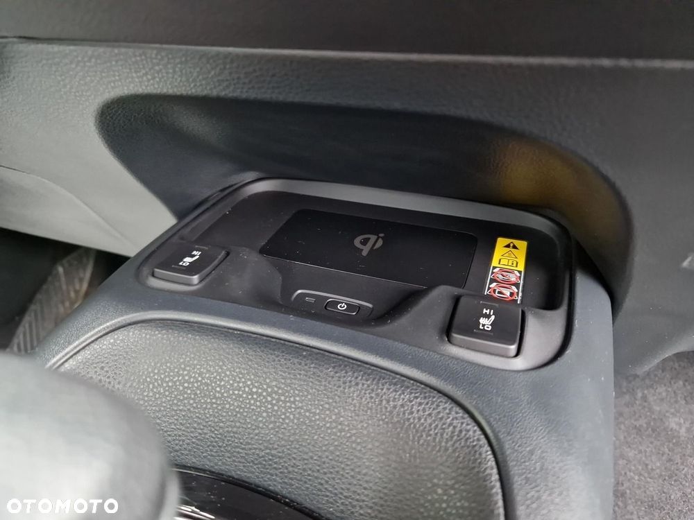 Toyota Corolla 1.8 Hybrid Comfort - 18