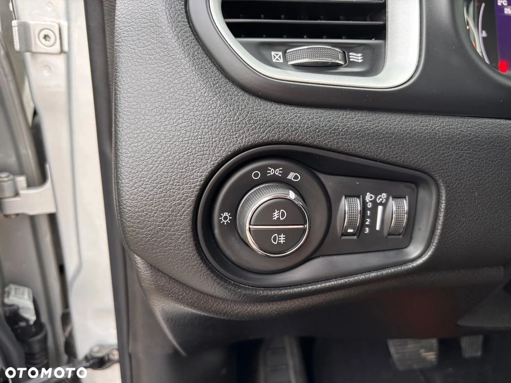 Jeep Renegade 1.4 MultiAir DSG Longitude - 28