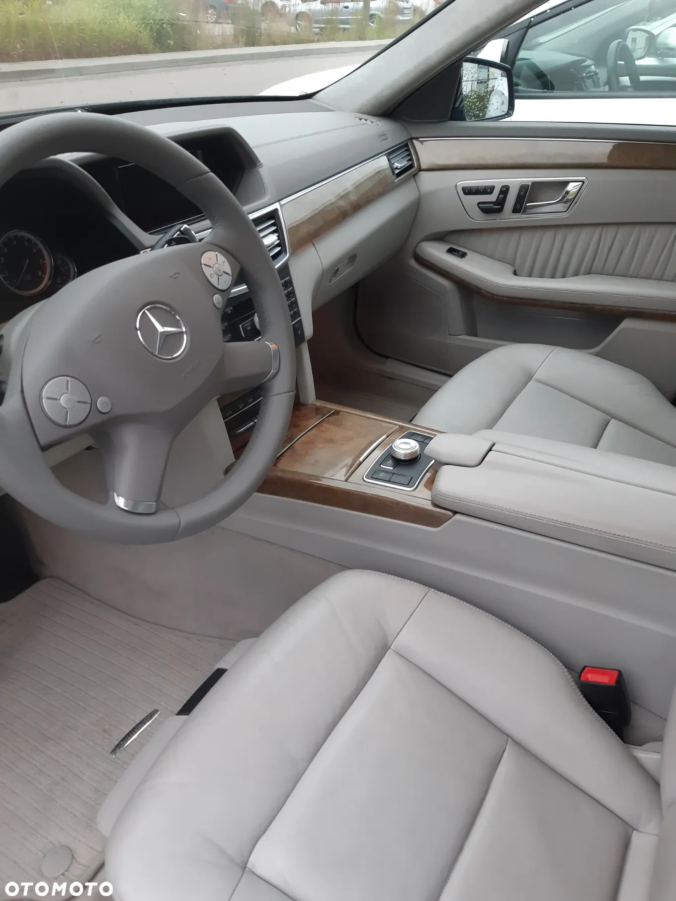 Mercedes-Benz Klasa E 350 4Matic 7G-TRONIC Elegance - 11