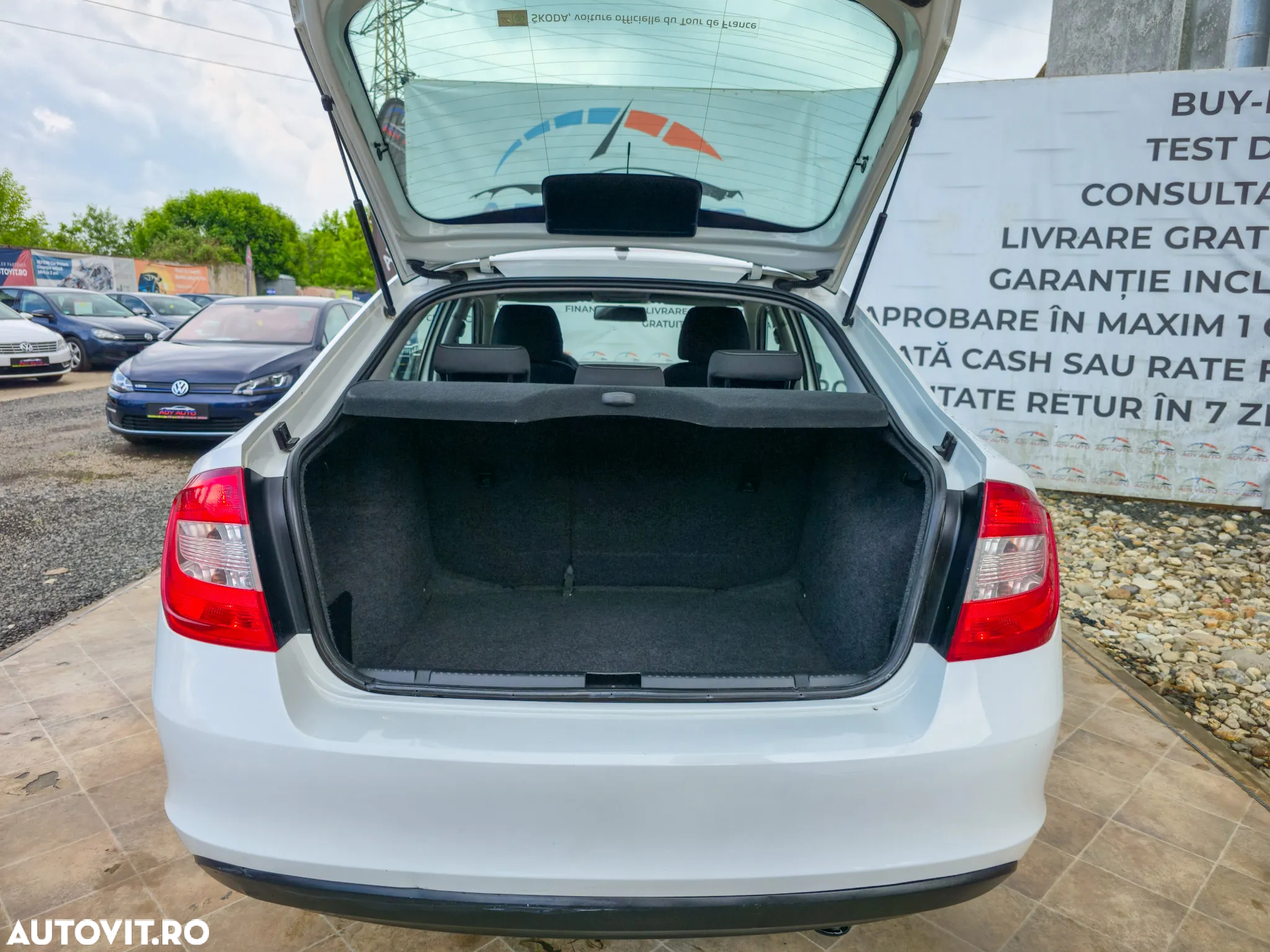 Skoda RAPID 1.6 TDI Active - 10
