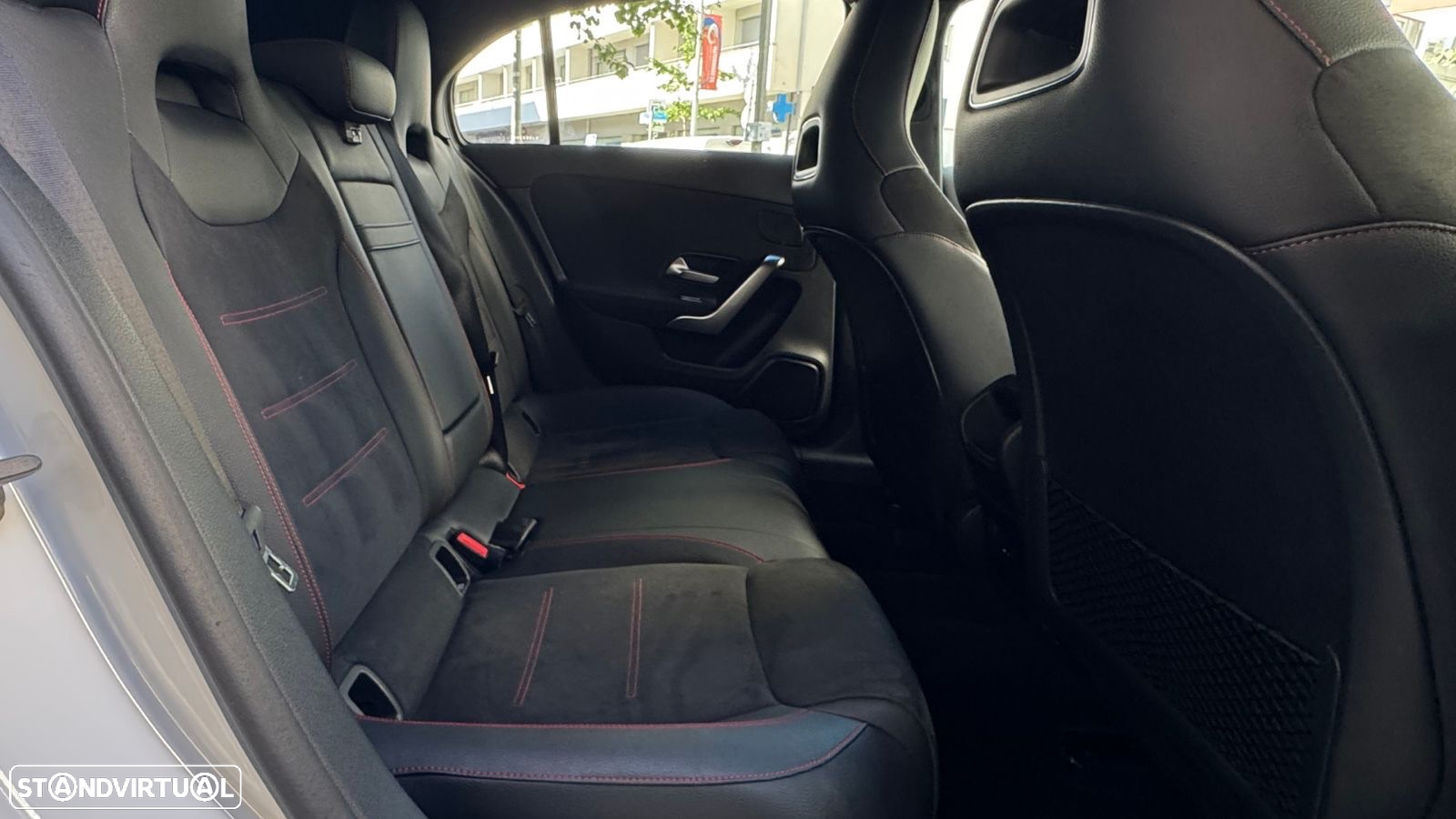 Mercedes-Benz A 250 e AMG Line - 12
