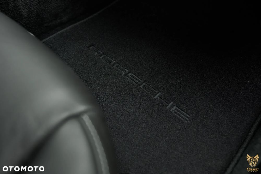 Porsche 911 Carrera - 36