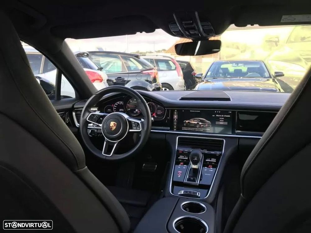 Porsche Panamera 4 S - 29