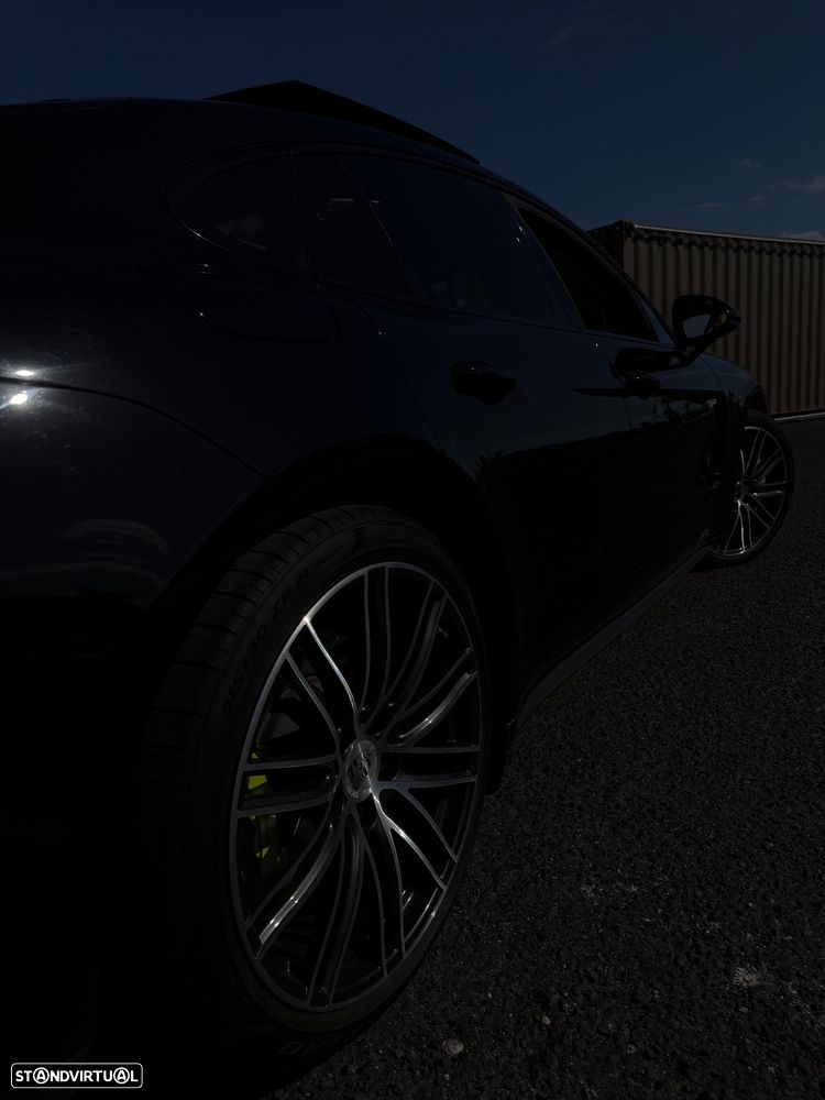 Porsche Panamera 4 E-Hybrid - 8