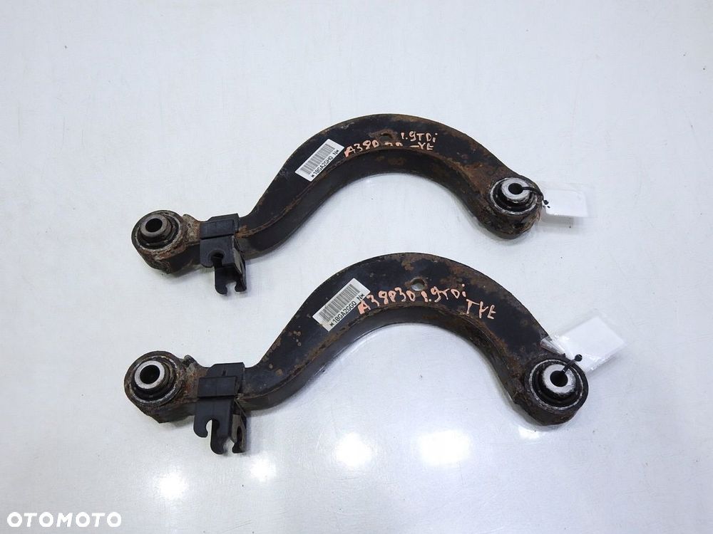 WAHACZ TYŁ TYLNY AUDI A3 8P - 2