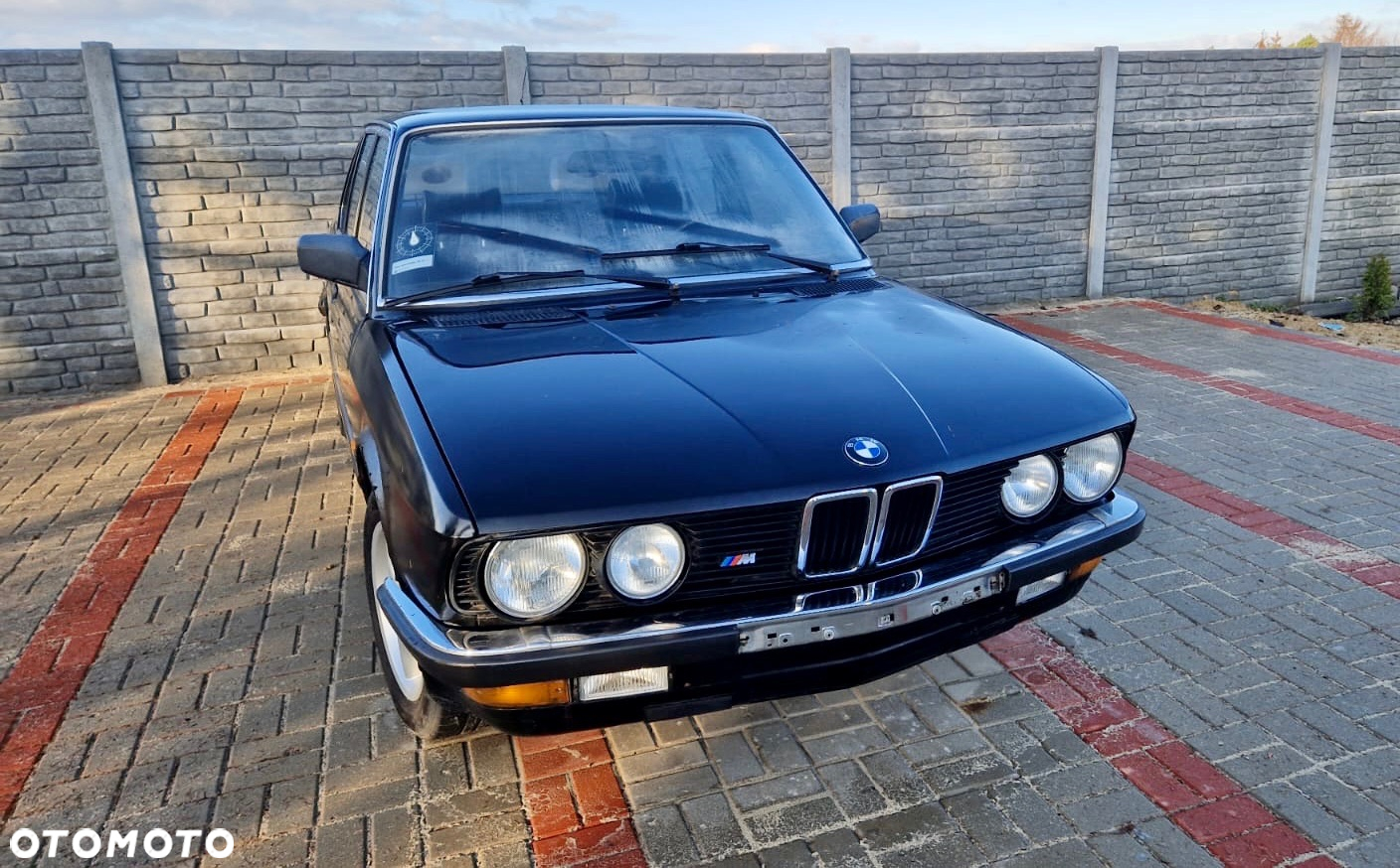 BMW Seria 5 518 i - 16