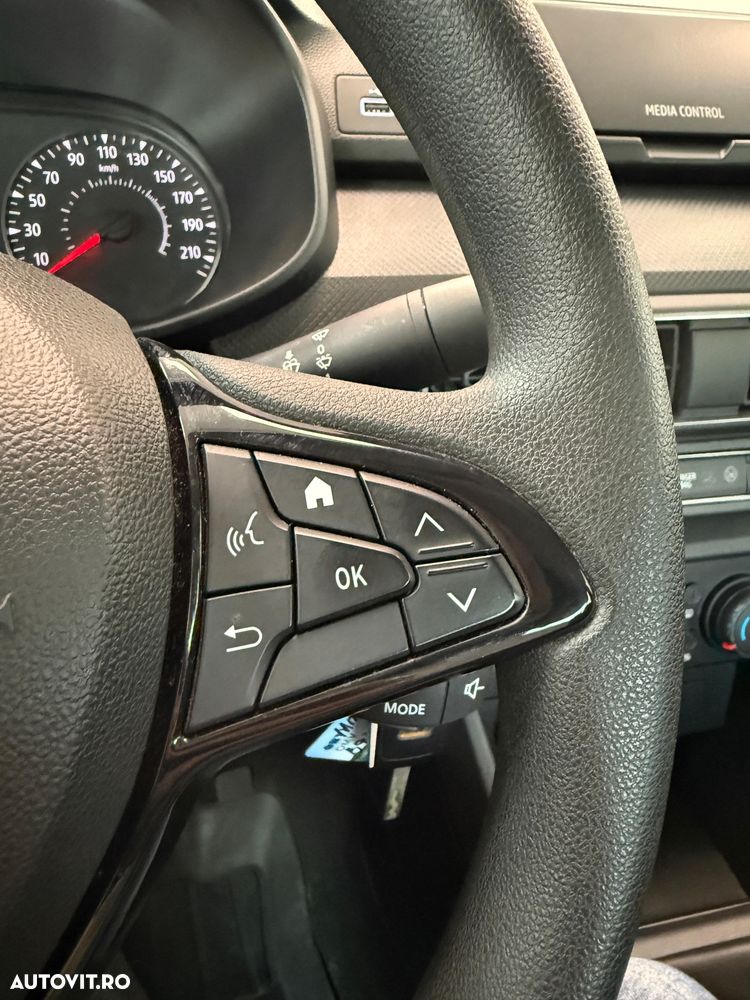 Dacia Logan TCe 90 Essential - 24