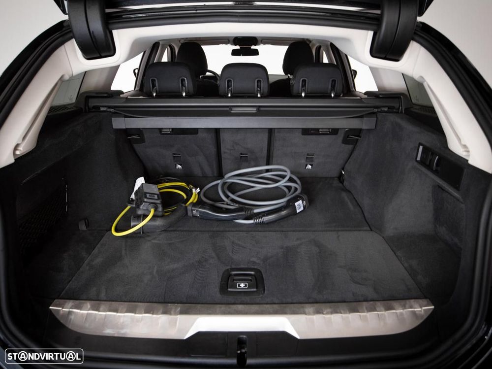 BMW 320 e Touring Auto - 13