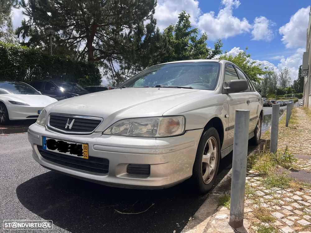 Honda Accord 1.8 LS - 1