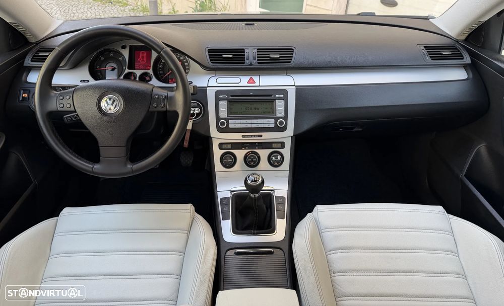 VW Passat 2.0 TDI Edition Highline - 26
