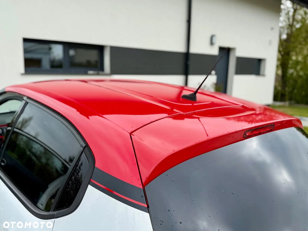 Citroën C3 1.2 PureTech Shine EAT6 - 24