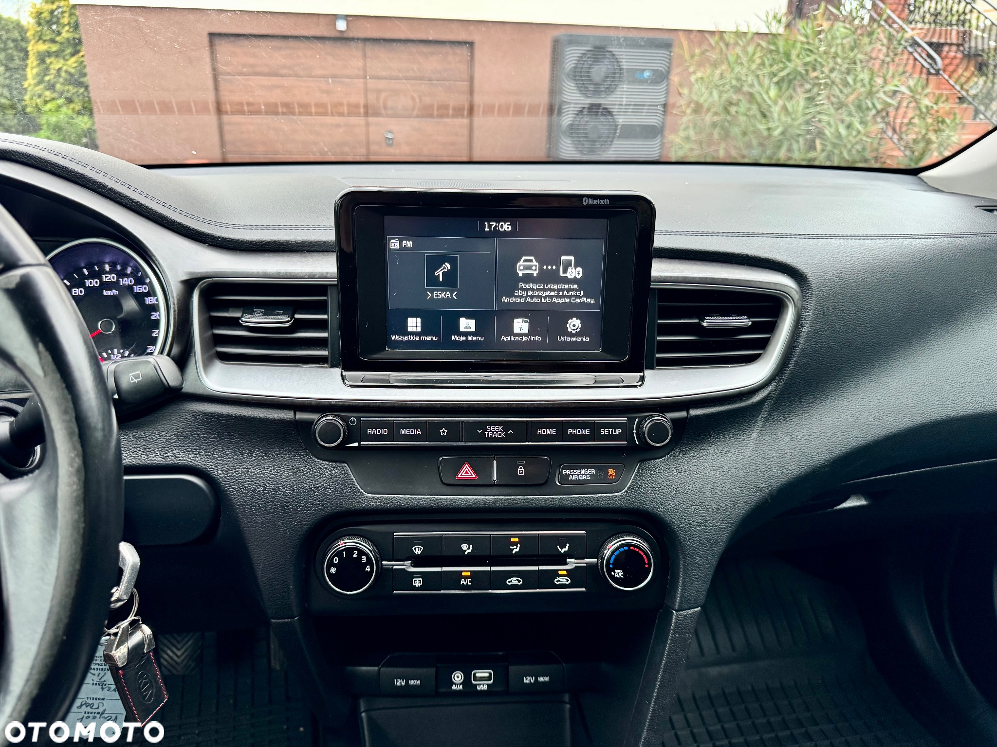 Kia Ceed - 24