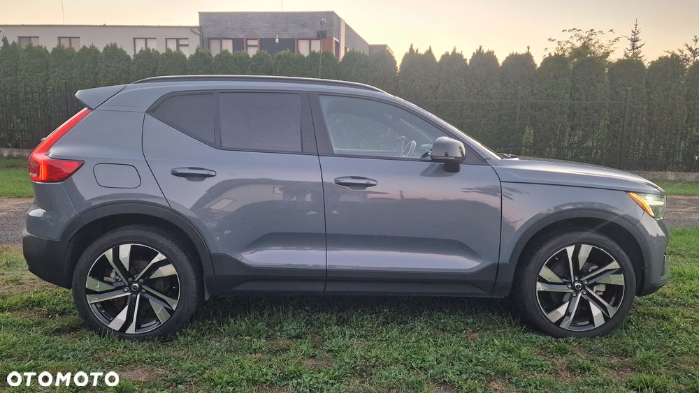 Volvo XC 40 B5 B AWD Ultimate Dark - 19