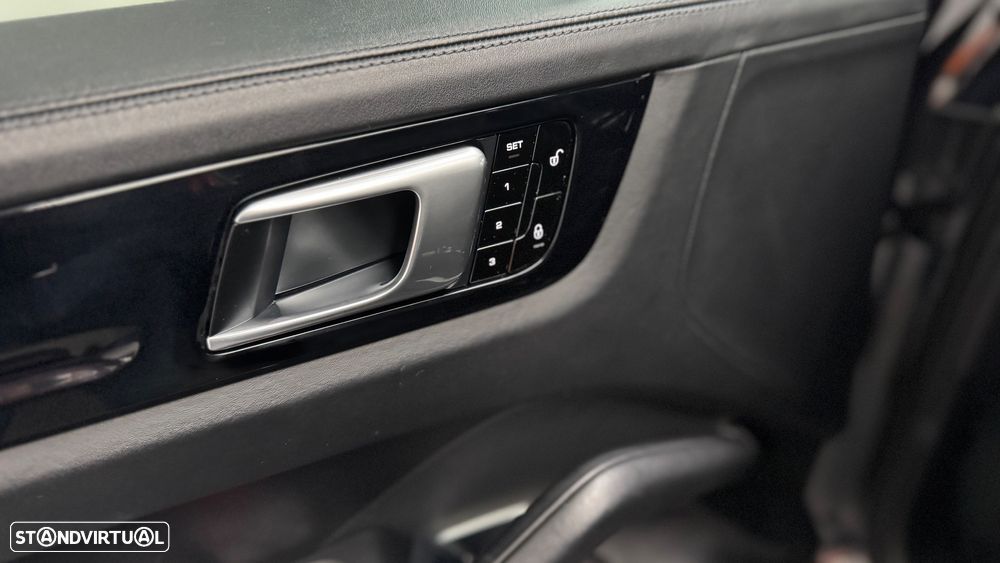 Porsche Cayenne Turbo - 33