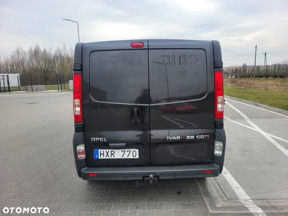 Opel Vivaro - 8