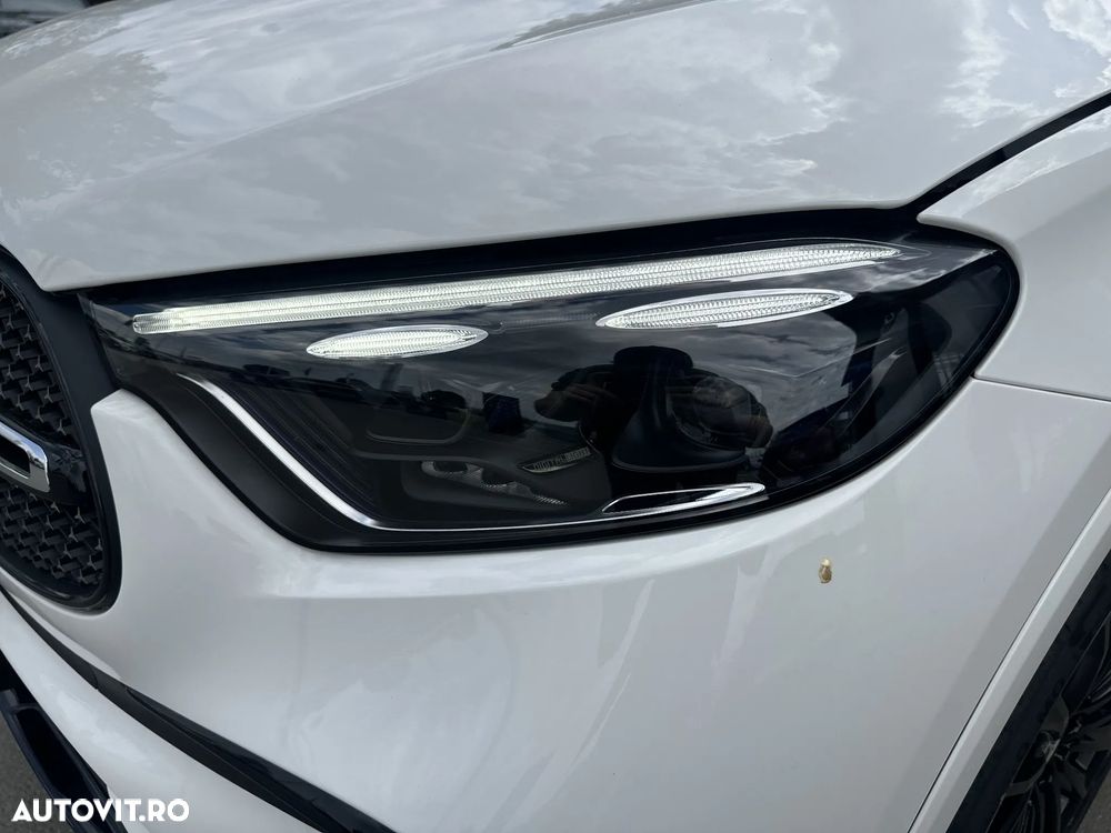 Mercedes-Benz GLC 300 e 4Matic 9G-TRONIC AMG Line Advanced - 12
