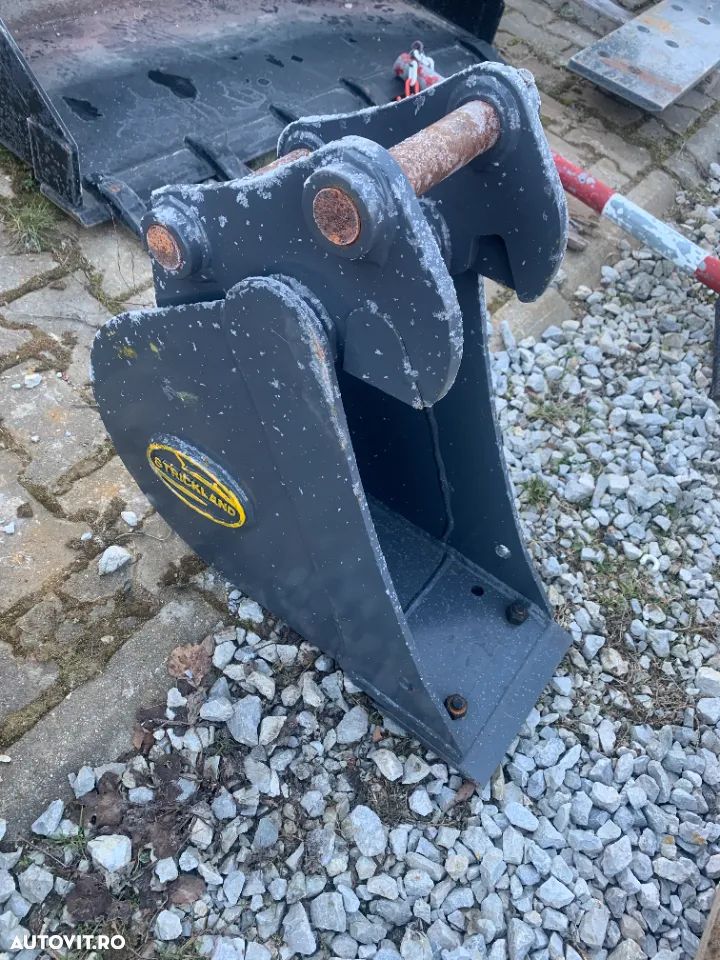 Cupa Minixavator de 3-4 tone Cu Latimea De 230 mm - 1