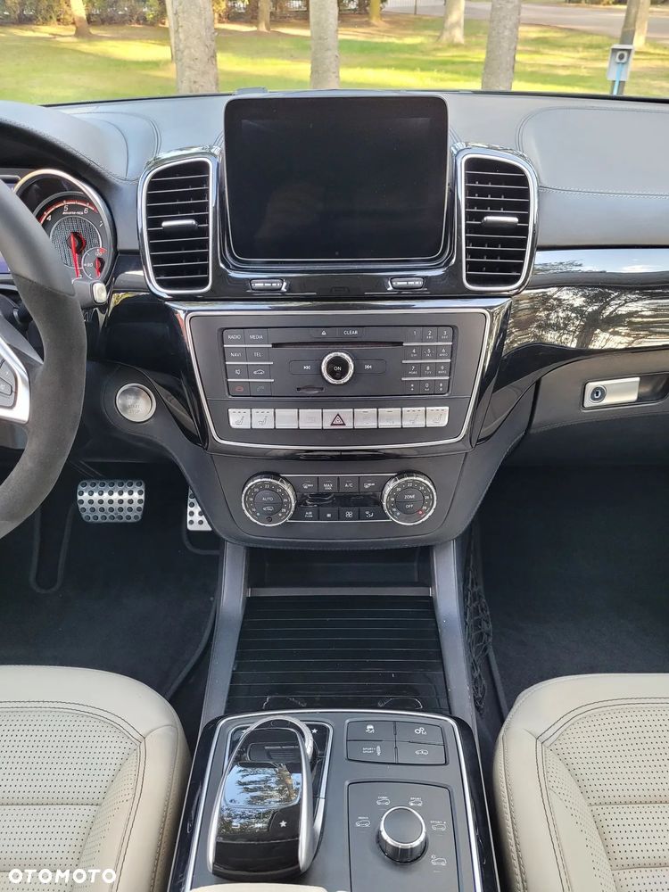 Mercedes-Benz GLE - 25