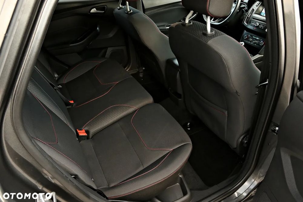 Ford Focus 1.0 EcoBoost Start-Stopp-System ST-LINE X - 34