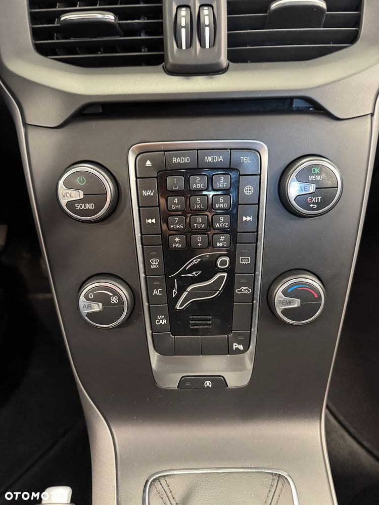 Volvo V40 D2 - 13