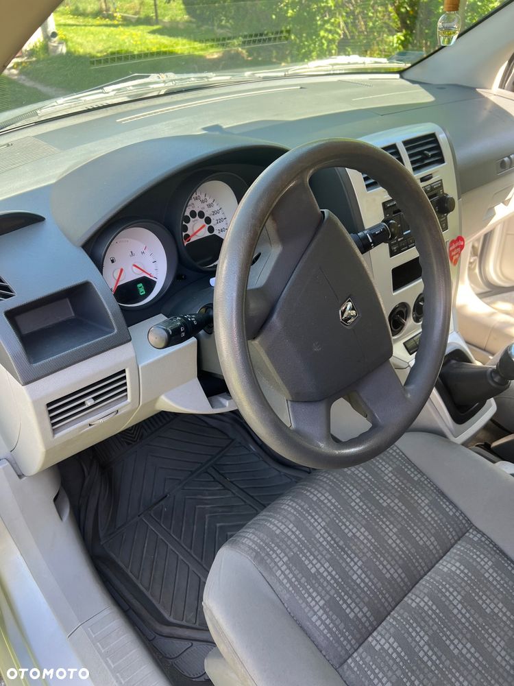 Dodge Caliber - 11