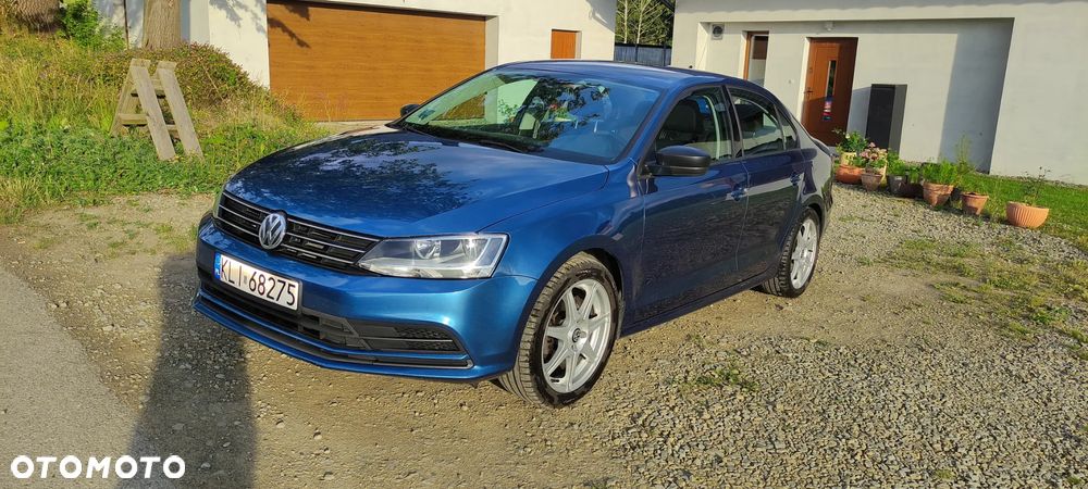 Volkswagen Jetta - 1