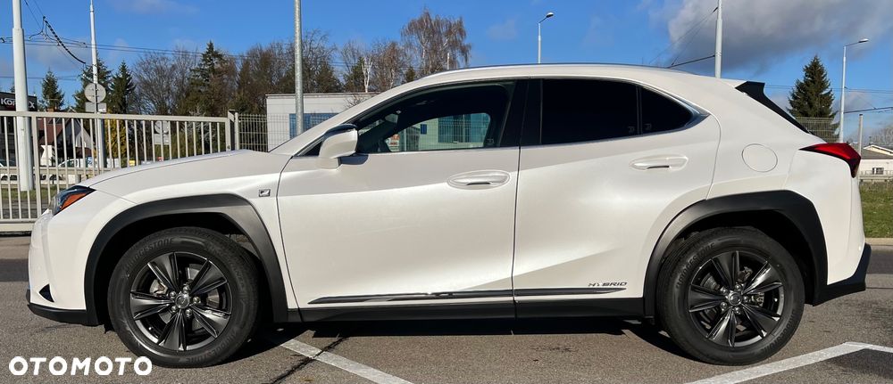 Lexus UX - 5