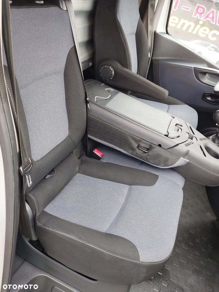 Opel Vivaro - 18