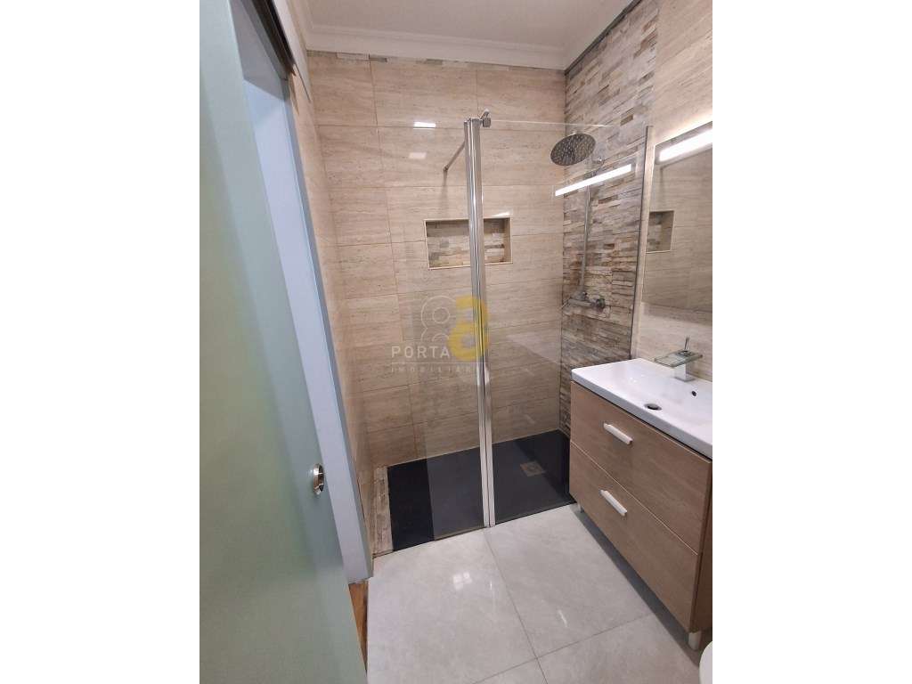 Apartamento T1 em Matosinhos com excelente localização e acessos. - Grande imagem: 5/26