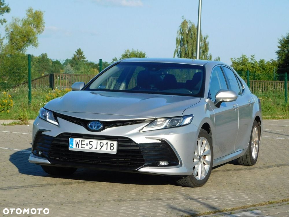 Toyota Camry - 22