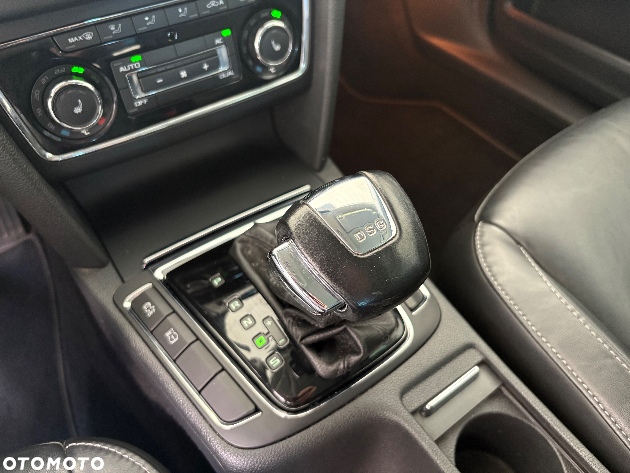 Skoda Superb 2.0 TDI Elegance DSG - 17