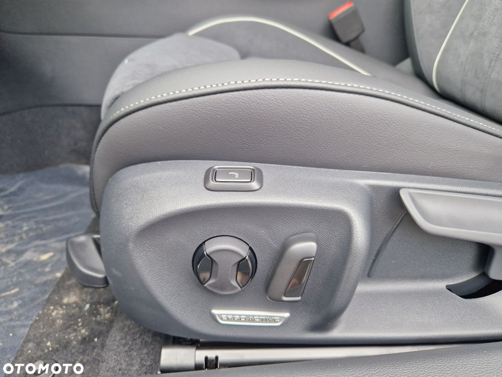 Volkswagen Passat 2.0 TDI SCR Elegance DSG - 10