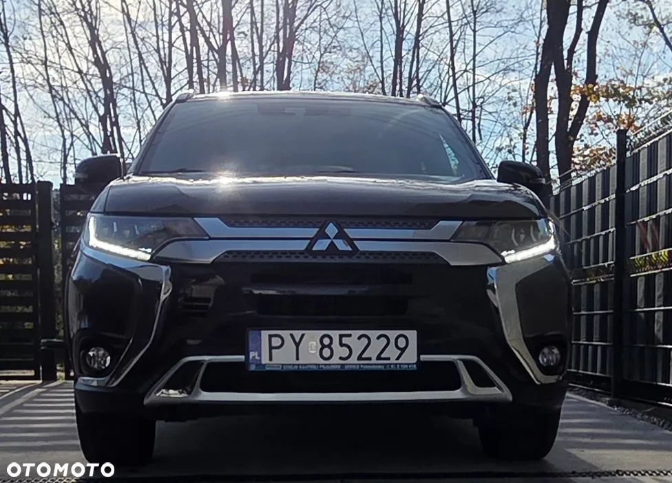 Mitsubishi Outlander - 3
