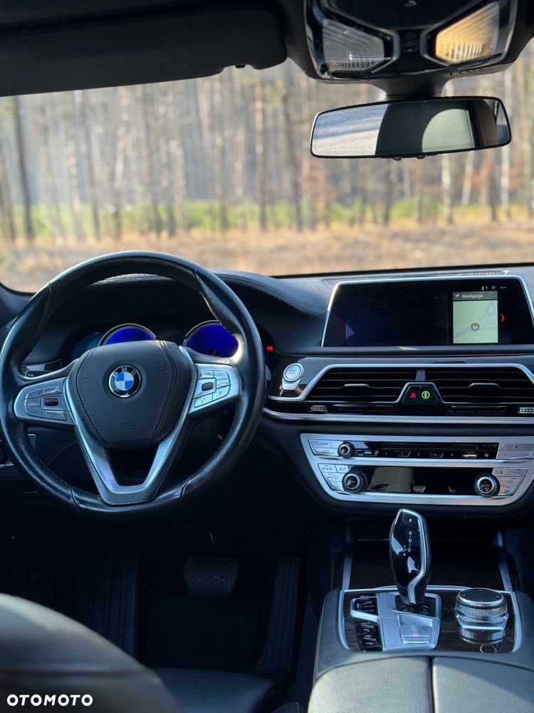 BMW Seria 7 - 33