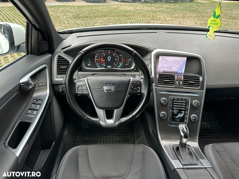 Volvo XC 60 2.4D AWD Aut. Momentum - 6