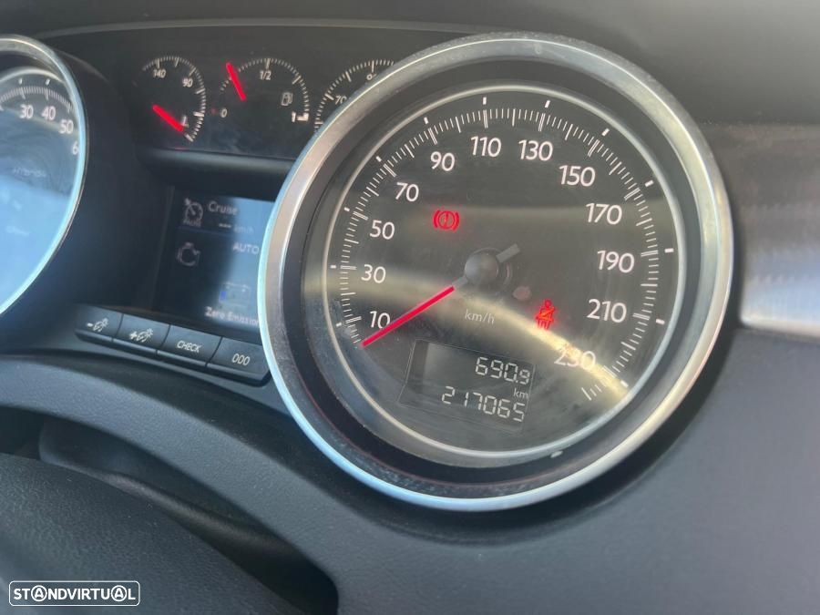 Peugeot 508 RXH 2.0 HDi Hybrid4 2-Tronic - 12