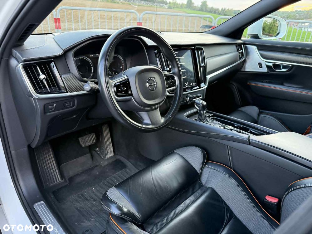 Volvo V90 Cross Country - 10