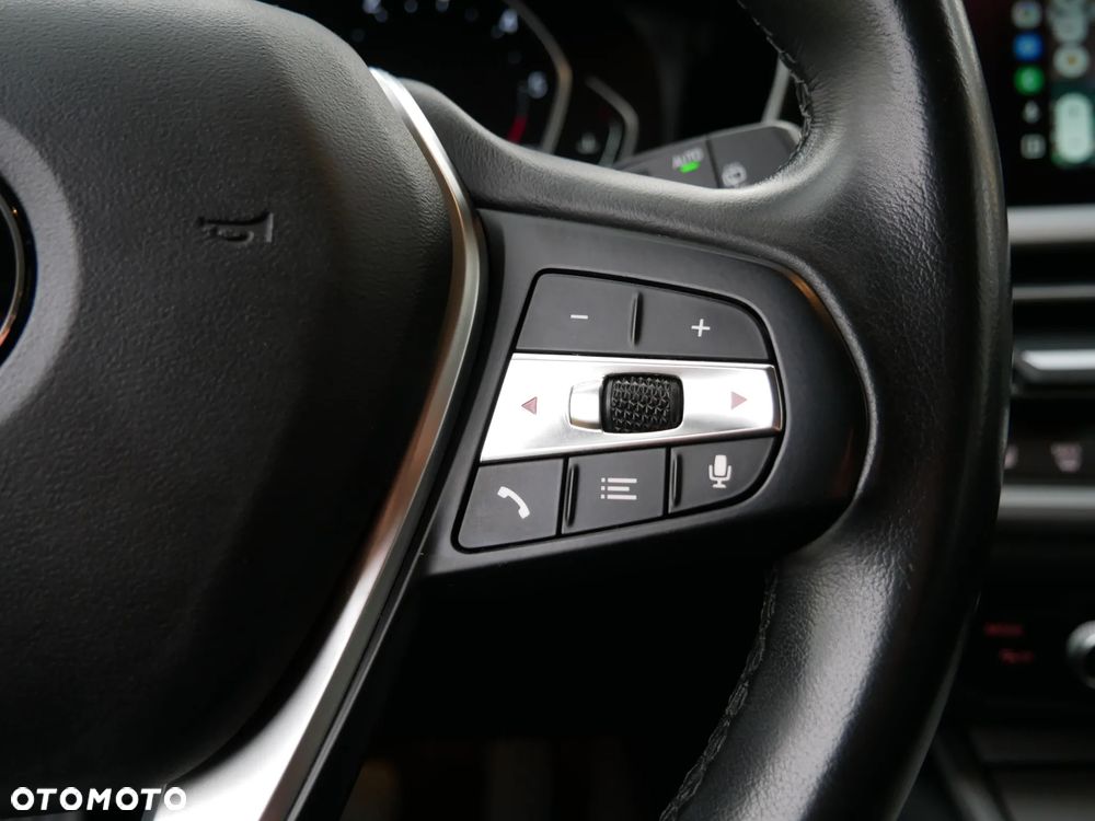 BMW Seria 3 320d MHEV - 21