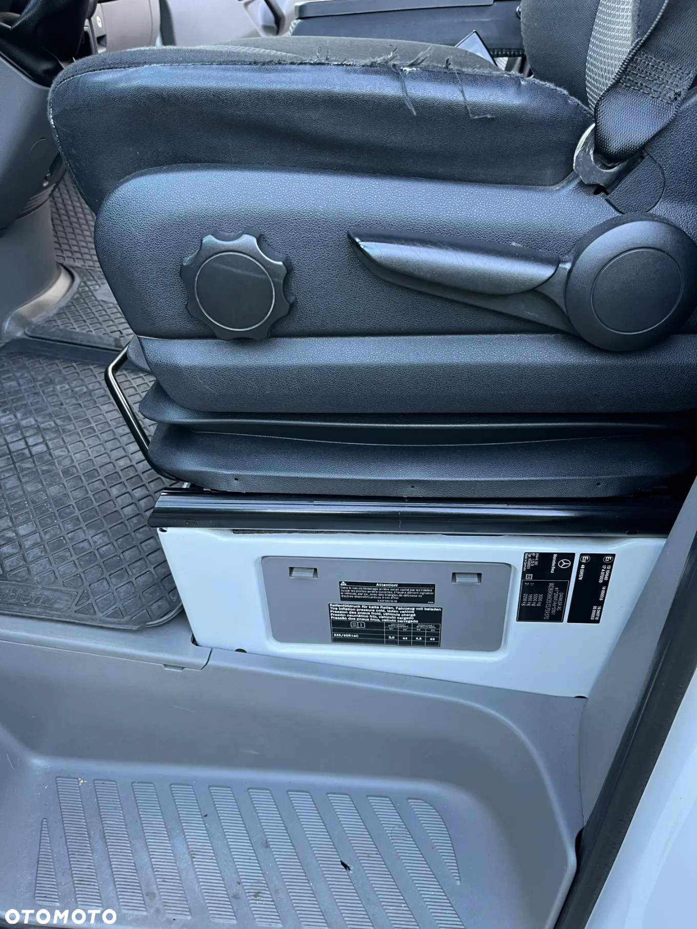 Mercedes-Benz Sprinter - 10