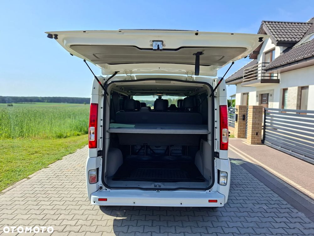 Renault Trafic Grand Passenger Black Edition - 14