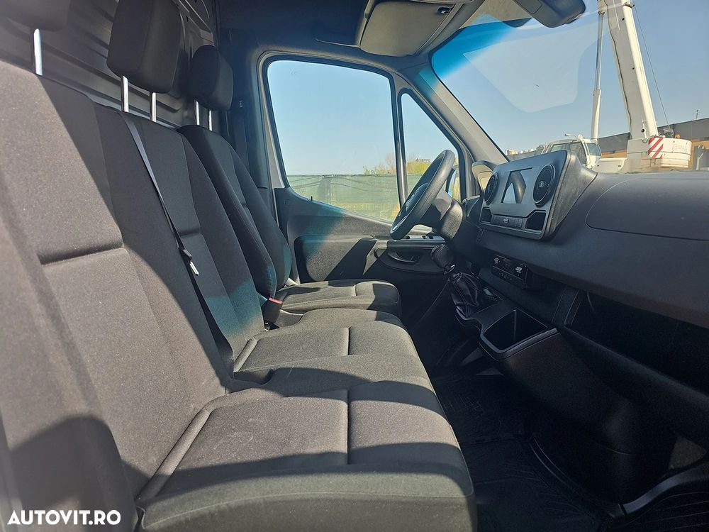 Mercedes-Benz Sprinter - 10