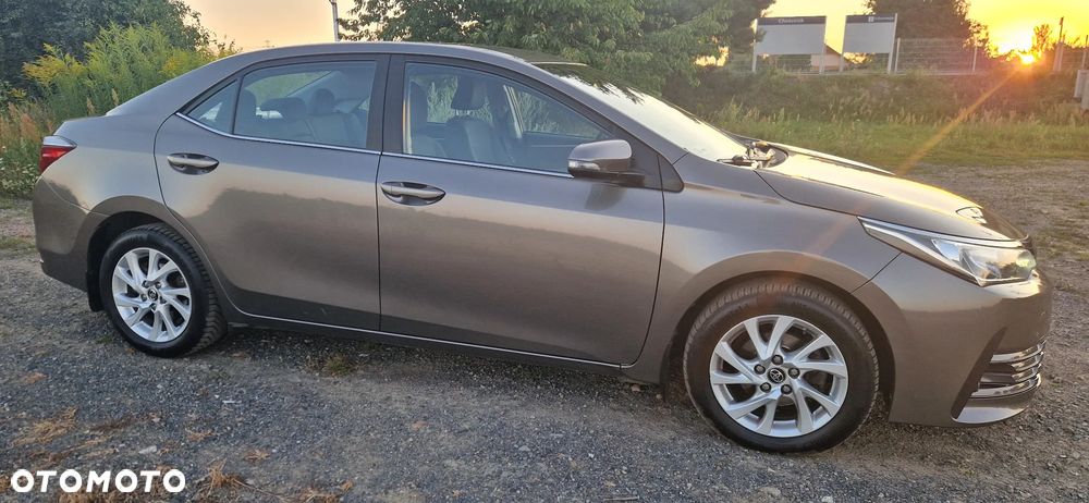 Toyota Corolla 1.6 Comfort - 6