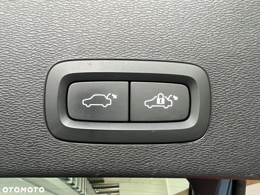Volvo C40 Recharge Extended Range Plus - 33